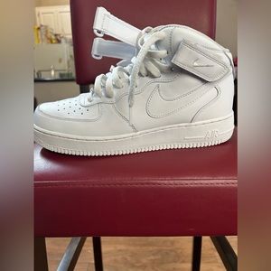 White Af1